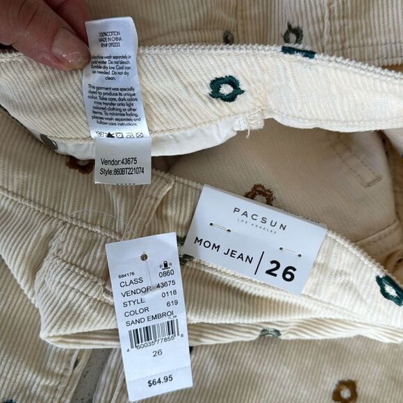 PACSUN Cream Floral Embroidered Corduroy Mom Jeans Size 26 Classic High Rise NWT - Picture 10 of 15